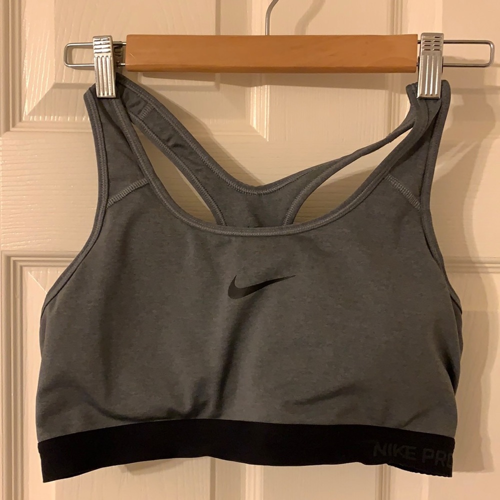 Nike dri fit sports bra in gray and black